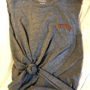Gray billabong muscle tank
